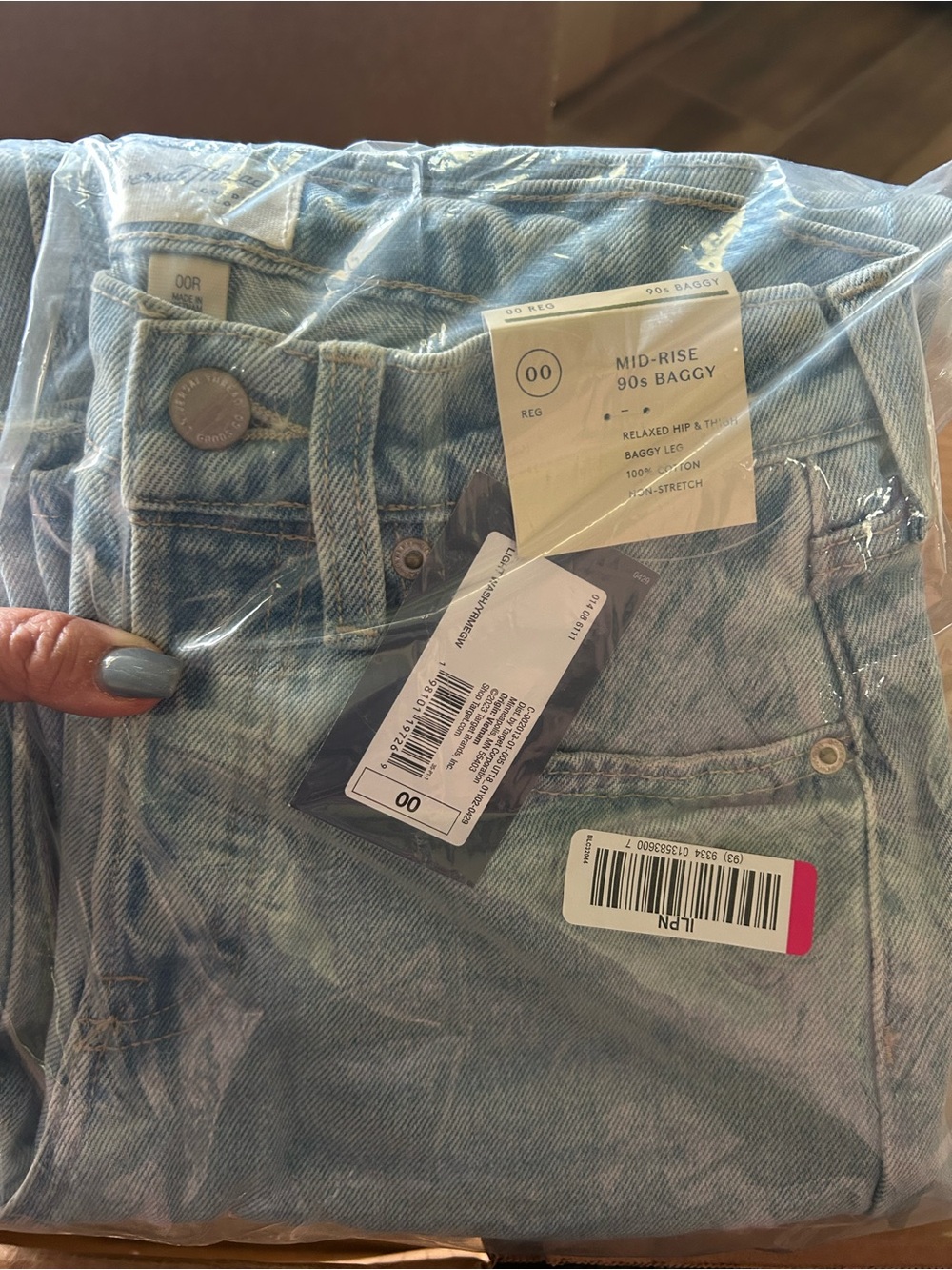 Universal Thread Mid-Rise Boyfriend Jeans in Light Blue